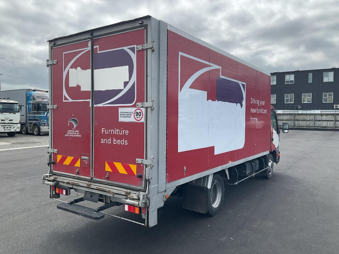 Photo '4' of Toyota Dyna Box Body