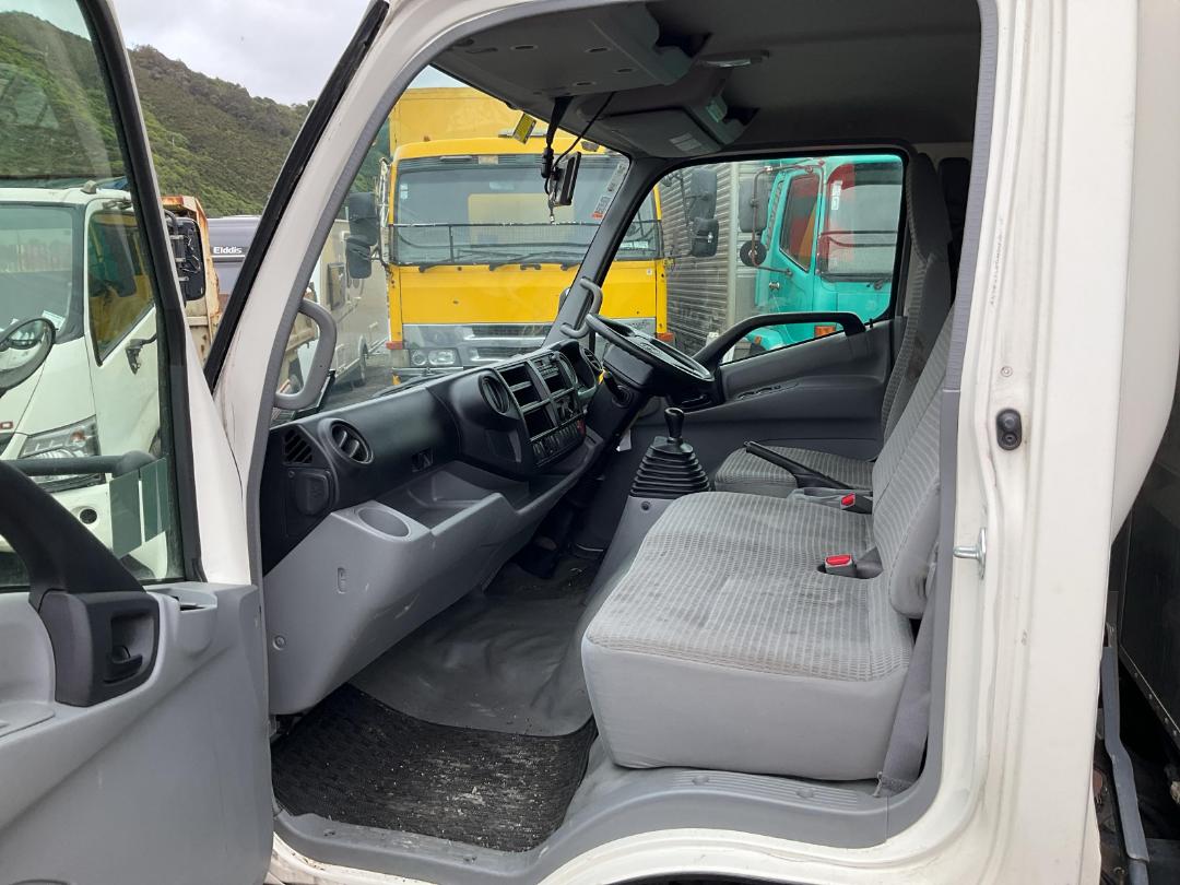 Photo '15' of Toyota Dyna Box Body Photo '15' of Toyota Dyna Box Body