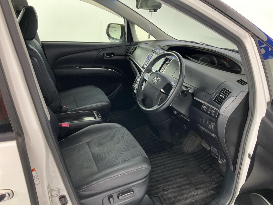 Photo '16' of Toyota Estima Photo '16' of Toyota Estima