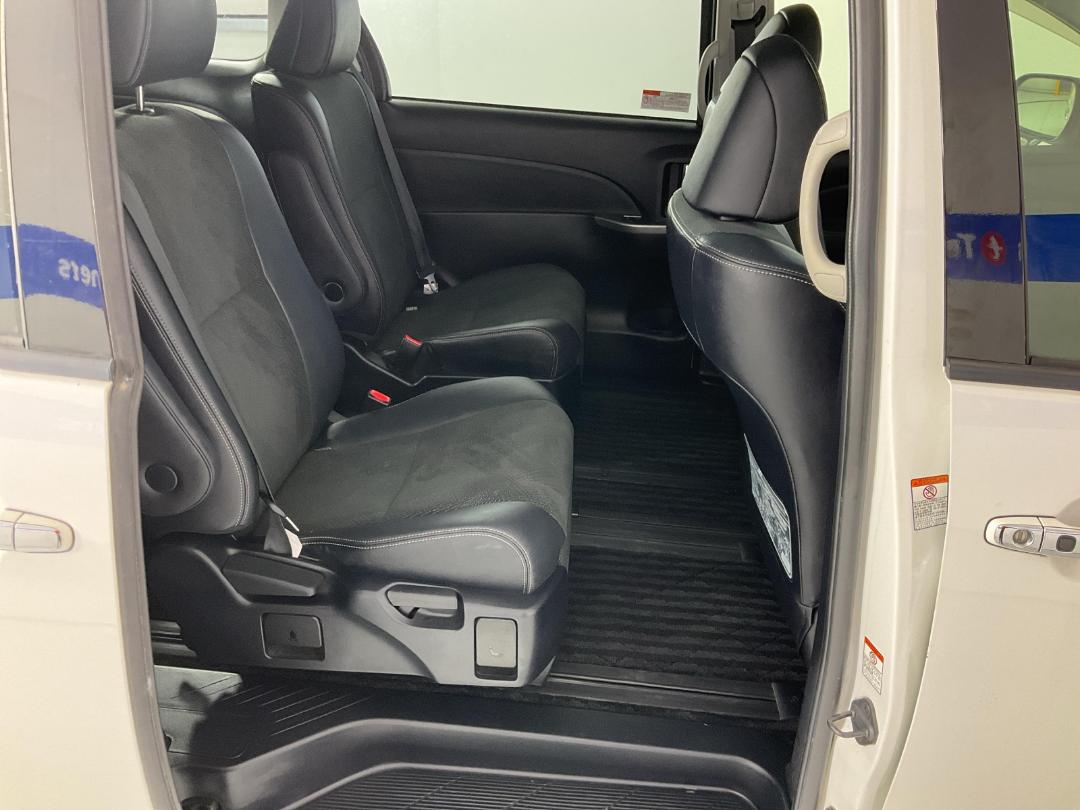 Photo '19' of Toyota Estima Photo '19' of Toyota Estima