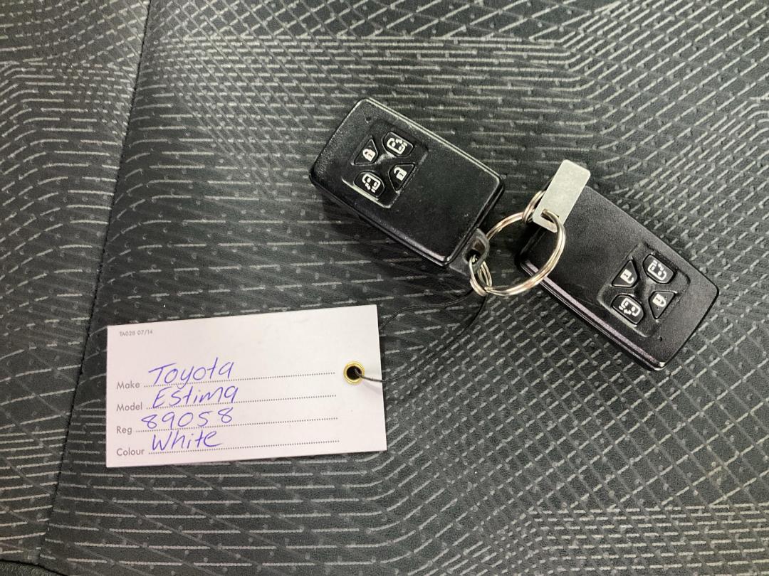 Photo '21' of Toyota Estima Photo '21' of Toyota Estima