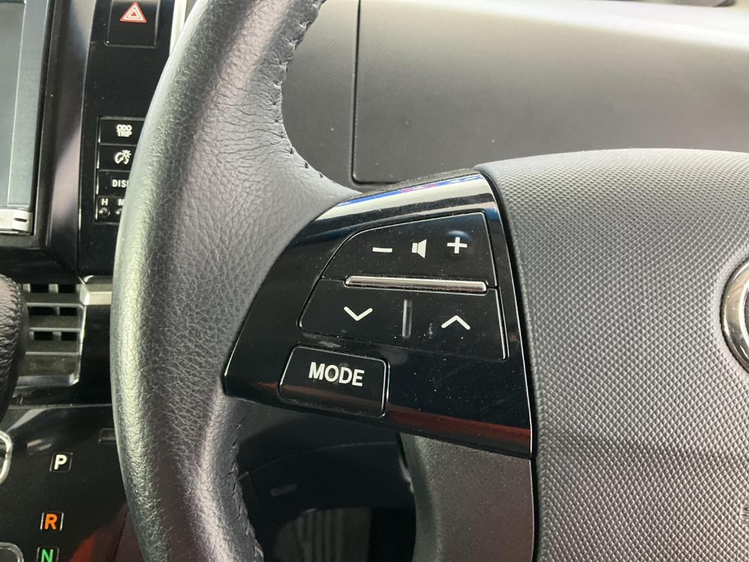 Photo '24' of Toyota Estima Photo '24' of Toyota Estima