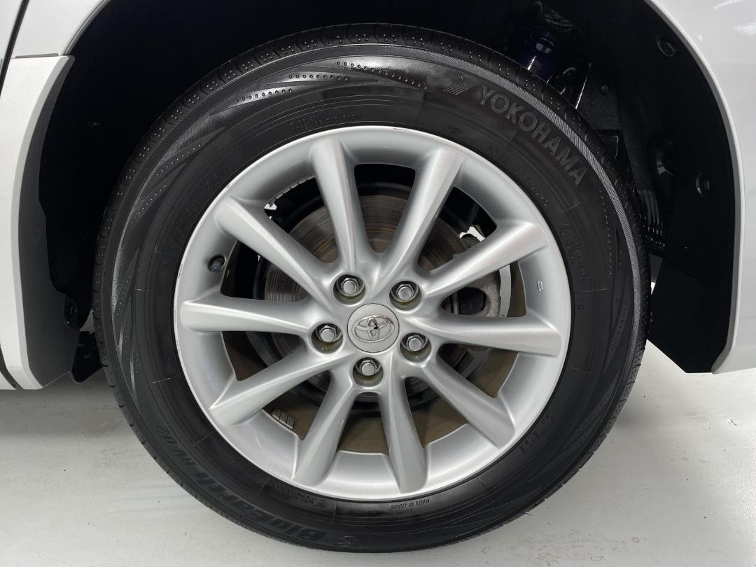 Photo '11' of Toyota Estima