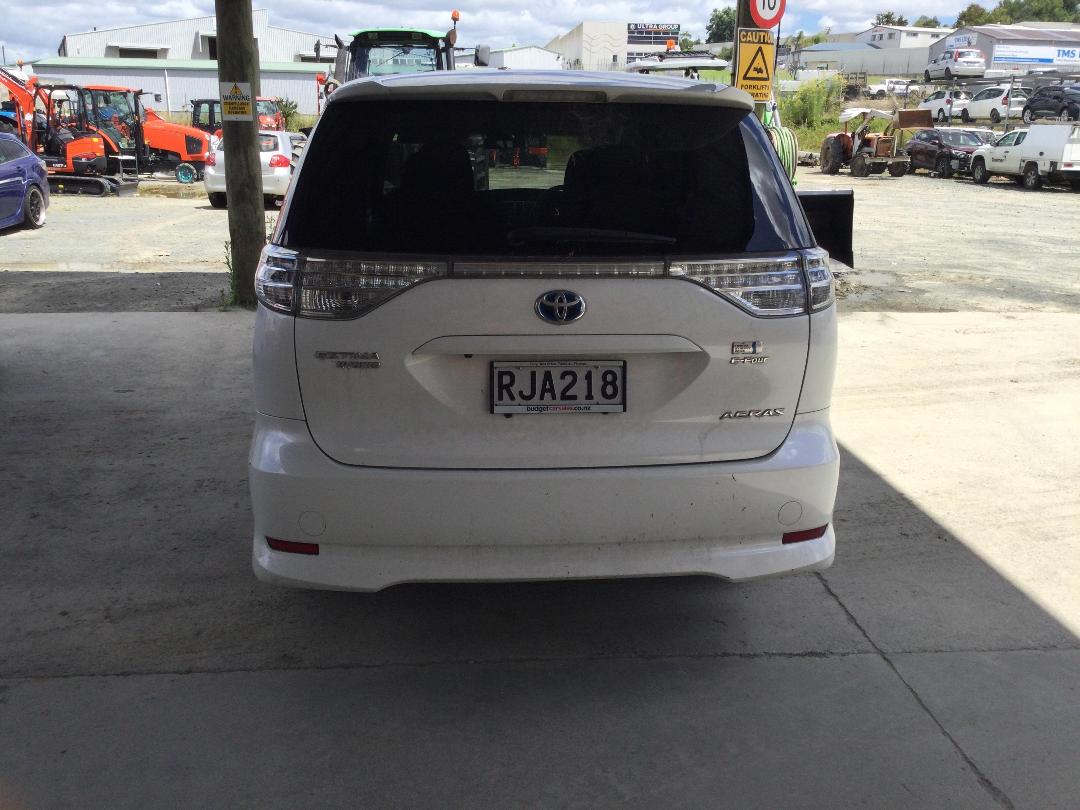 Photo '6' of Toyota Estima Hybrid Photo '6' of Toyota Estima Hybrid