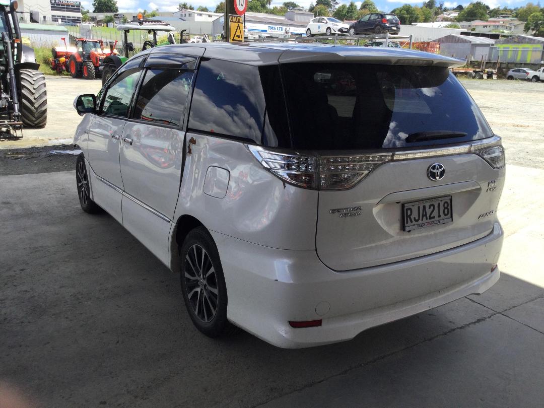 Photo '5' of Toyota Estima Hybrid Photo '5' of Toyota Estima Hybrid