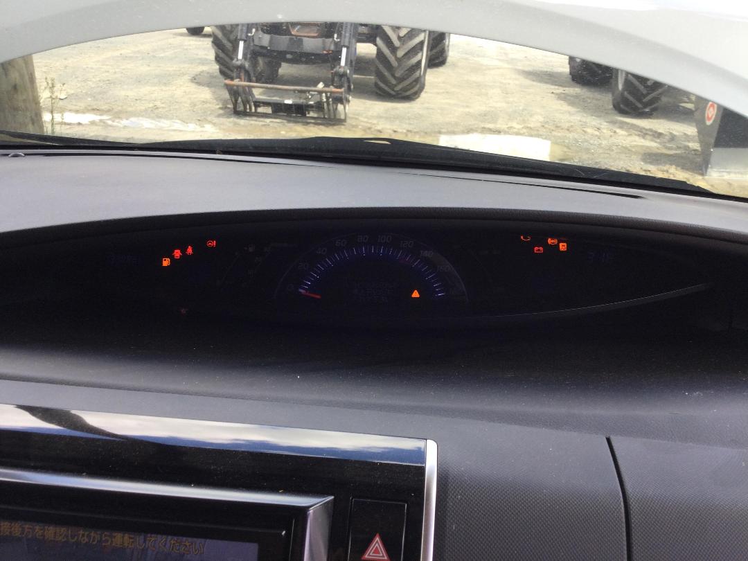 Photo '10' of Toyota Estima Hybrid Photo '10' of Toyota Estima Hybrid