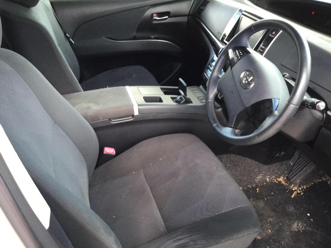 Photo '11' of Toyota Estima Hybrid Photo '11' of Toyota Estima Hybrid