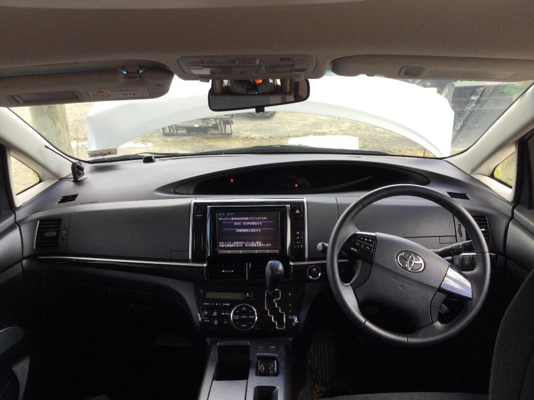 Photo '12' of Toyota Estima Hybrid Photo '12' of Toyota Estima Hybrid