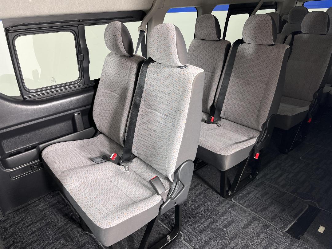 Photo '26' of Toyota Hiace Photo '26' of Toyota Hiace