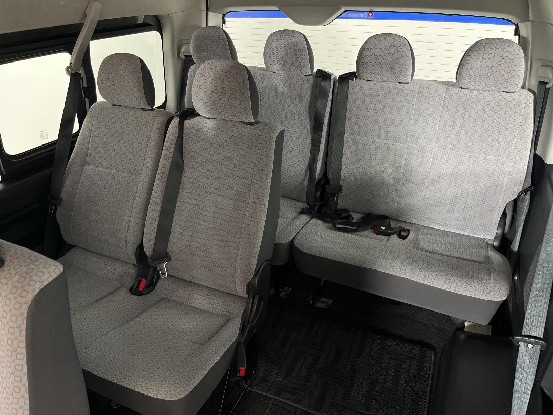 Photo '25' of Toyota Hiace Photo '25' of Toyota Hiace