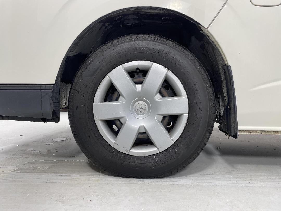 Photo '10' of Toyota Hiace