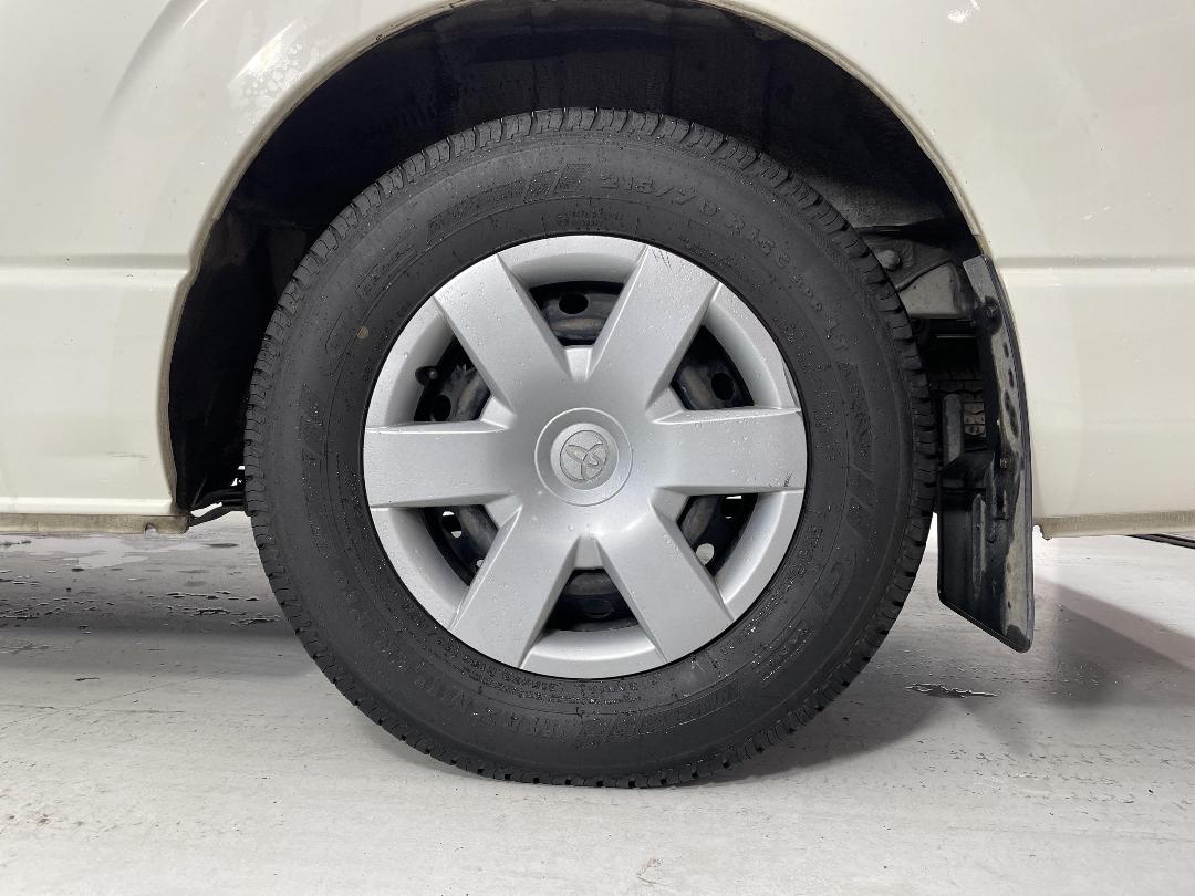 Photo '11' of Toyota Hiace