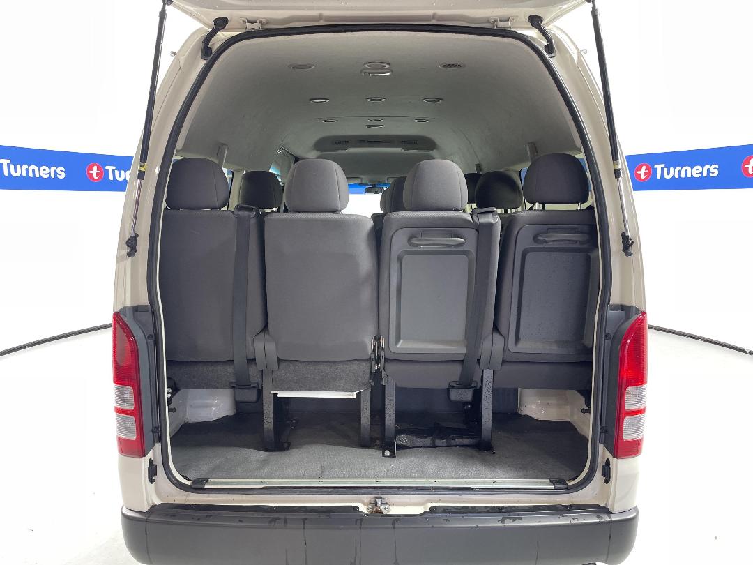 Photo '14' of Toyota Hiace