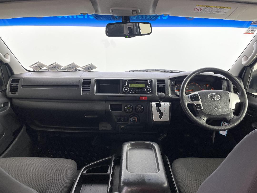 Photo '17' of Toyota Hiace