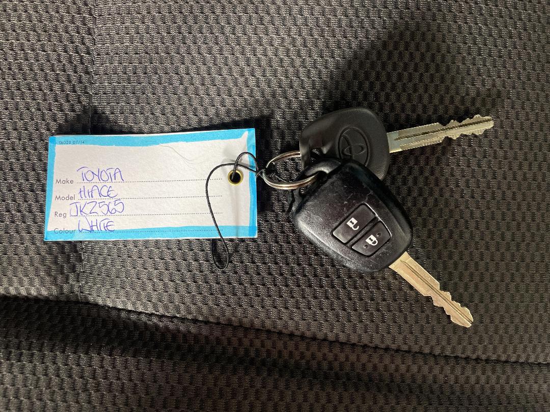 Photo '21' of Toyota Hiace