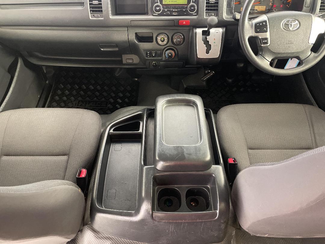 Photo '18' of Toyota Hiace