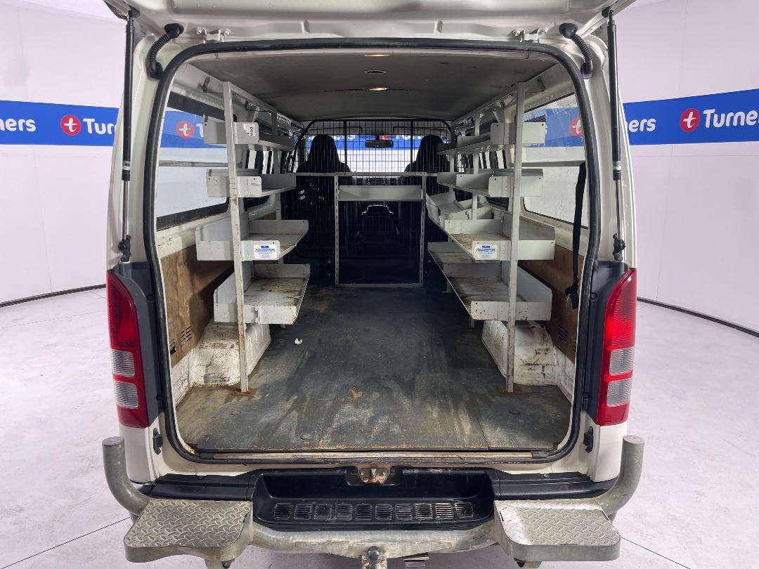 Photo '14' of Toyota Hiace Photo '14' of Toyota Hiace