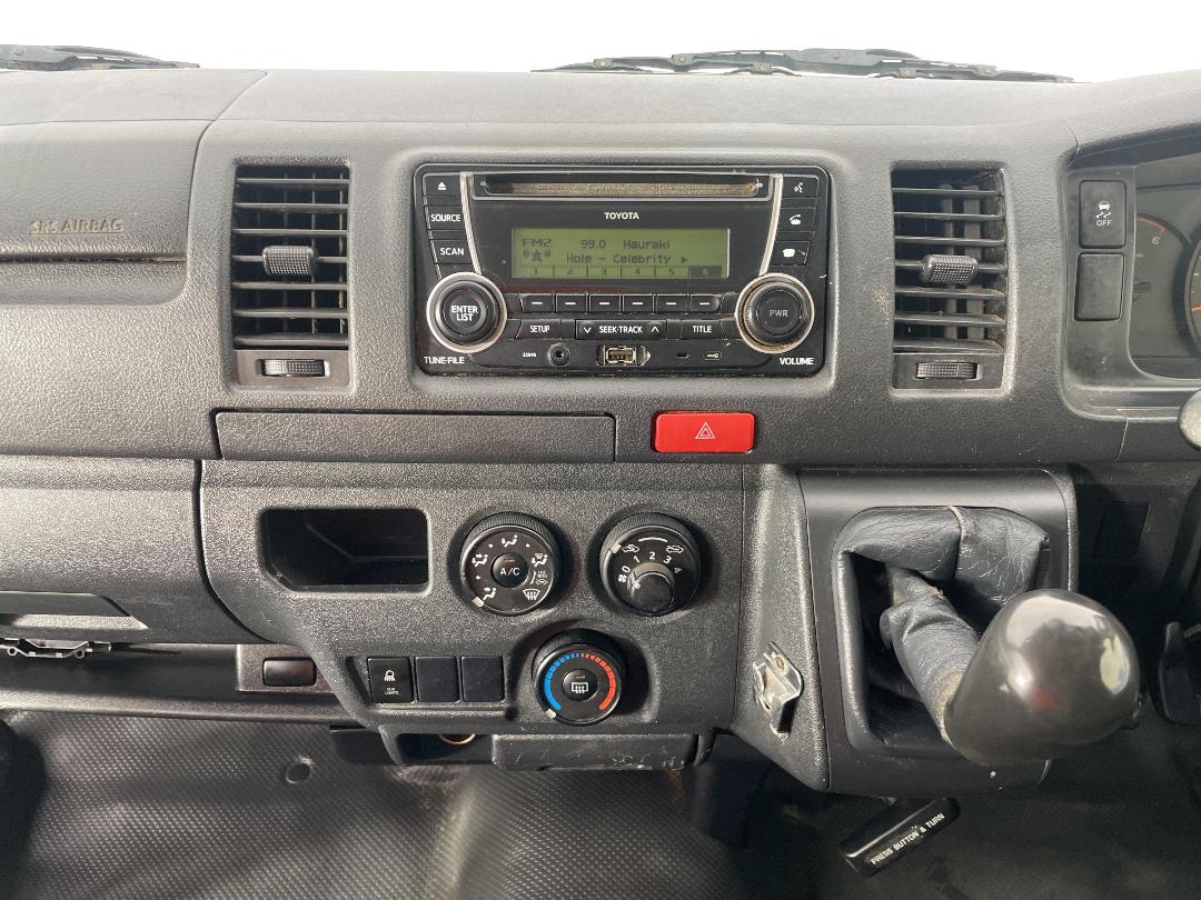 Photo '18' of Toyota Hiace Photo '18' of Toyota Hiace