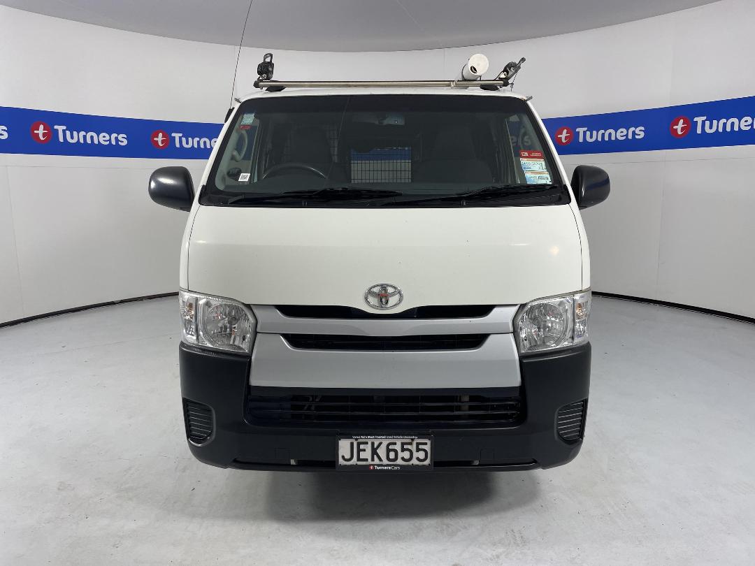 Photo '2' of Toyota Hiace