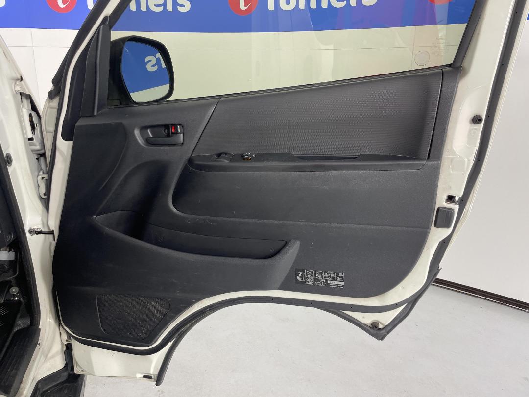 Photo '15' of Toyota Hiace