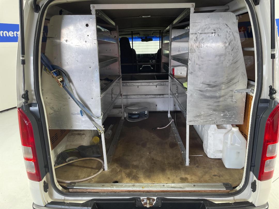 Photo '14' of Toyota Hiace