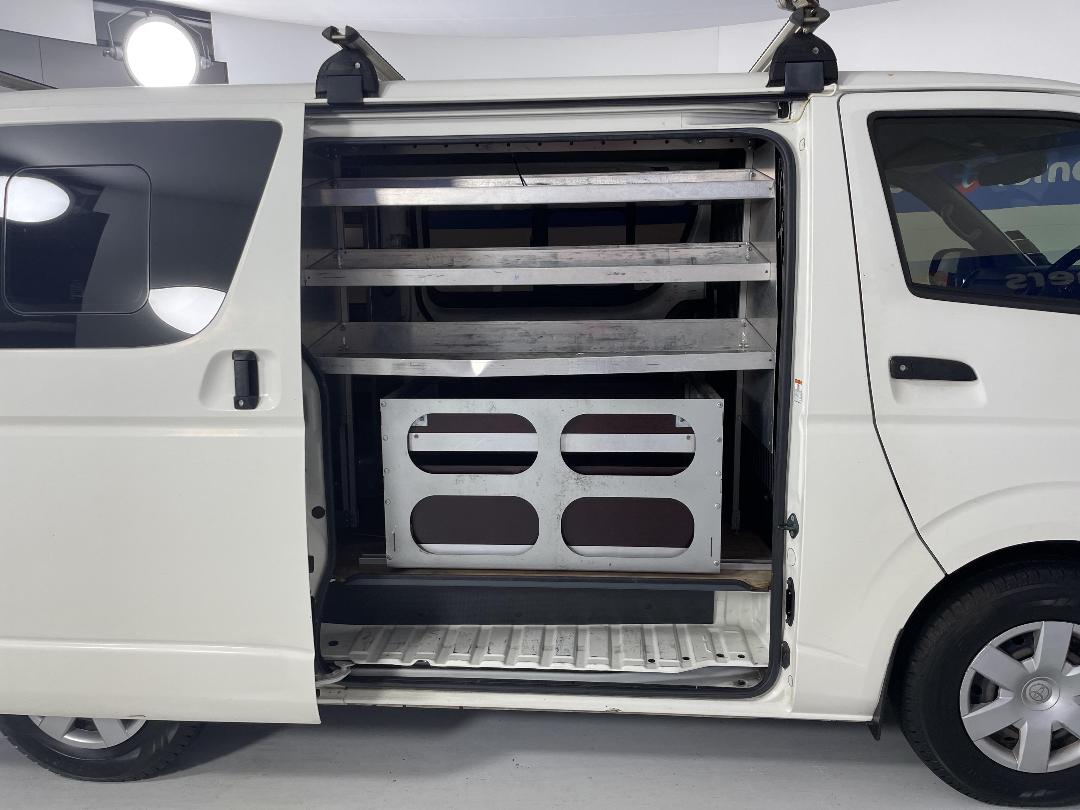 Photo '19' of Toyota Hiace