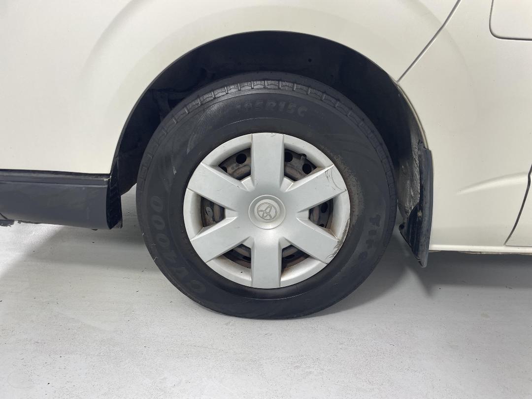 Photo '10' of Toyota Hiace