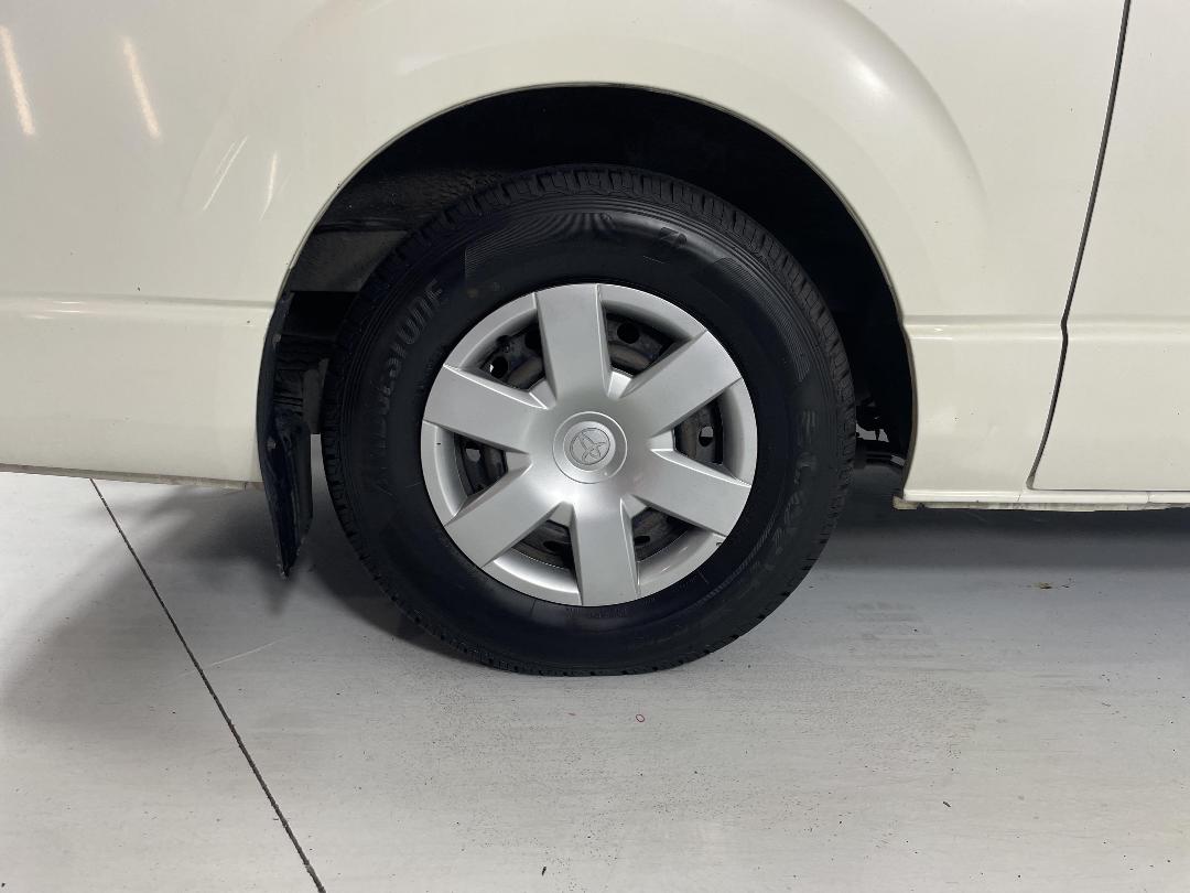 Photo '12' of Toyota Hiace