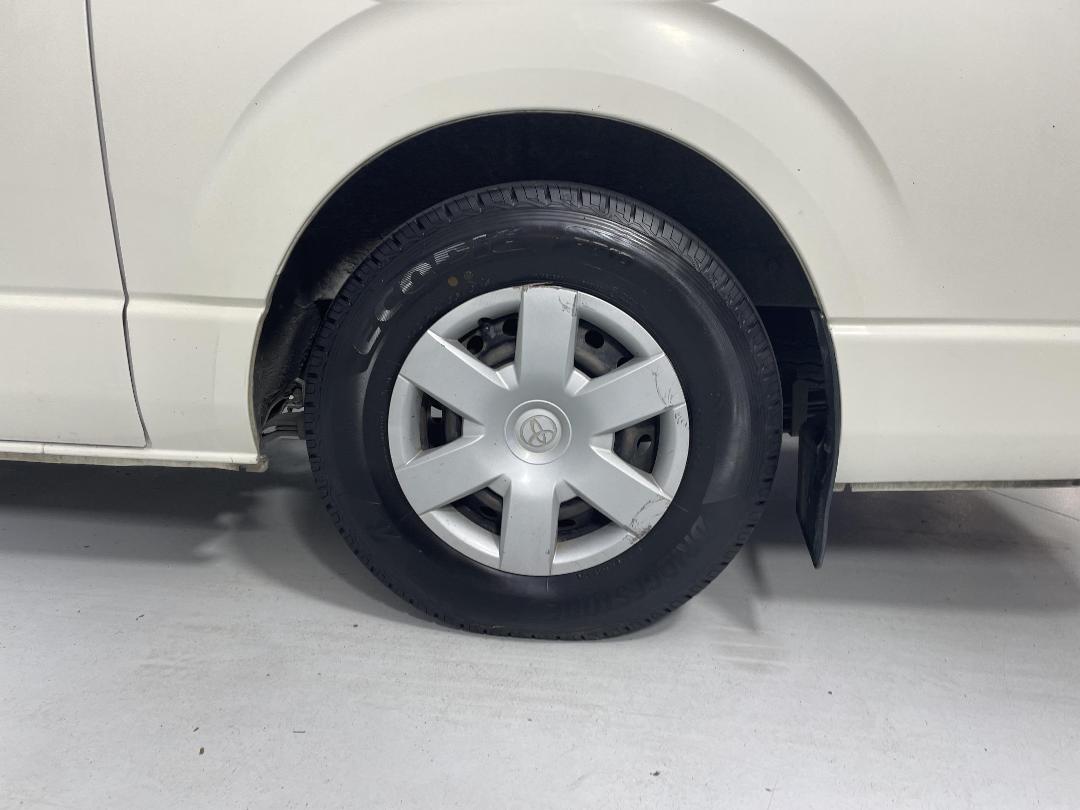 Photo '11' of Toyota Hiace