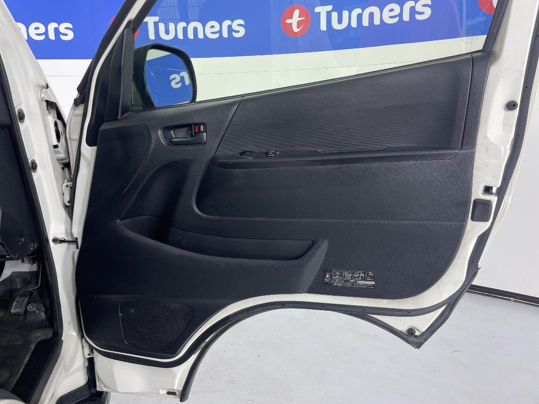 Photo '15' of Toyota Hiace