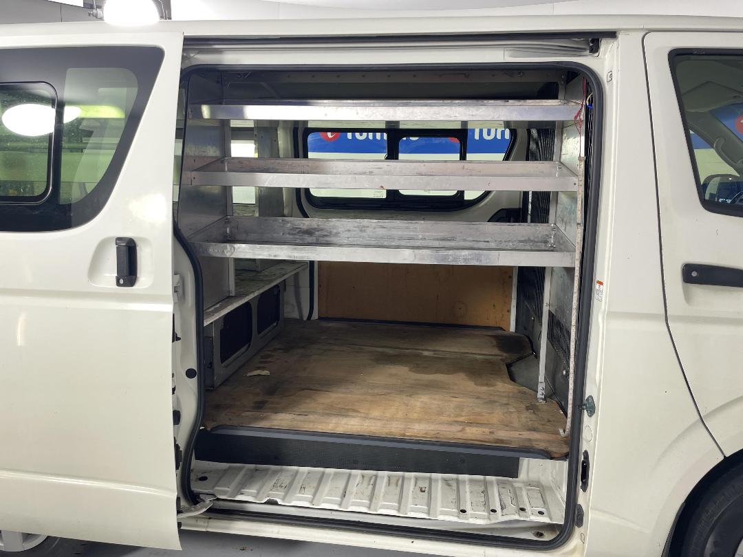 Photo '19' of Toyota Hiace