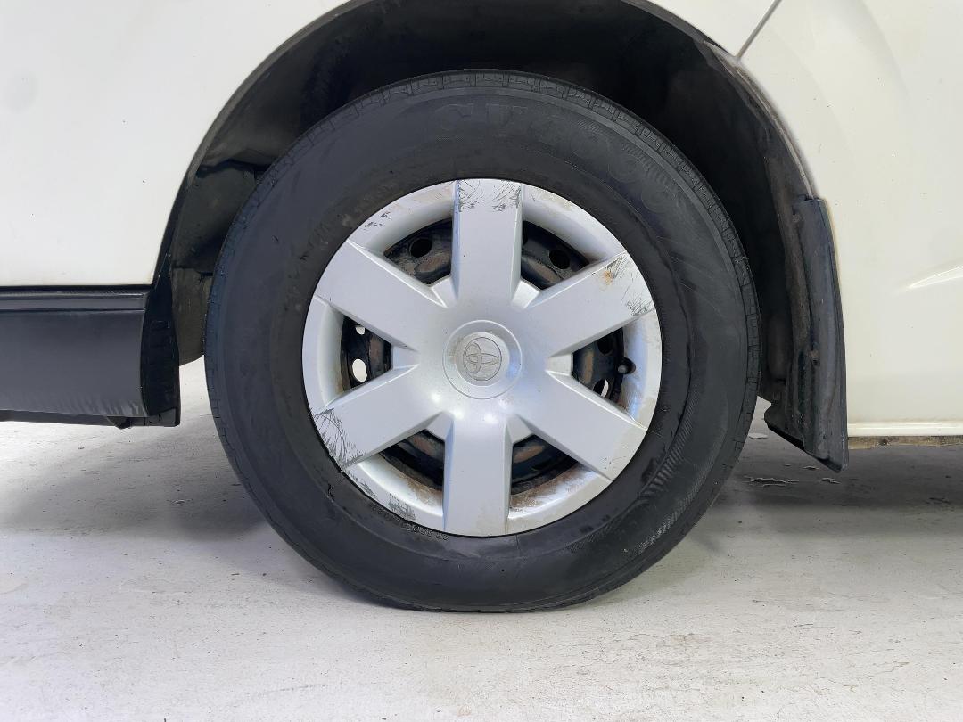 Photo '10' of Toyota Hiace