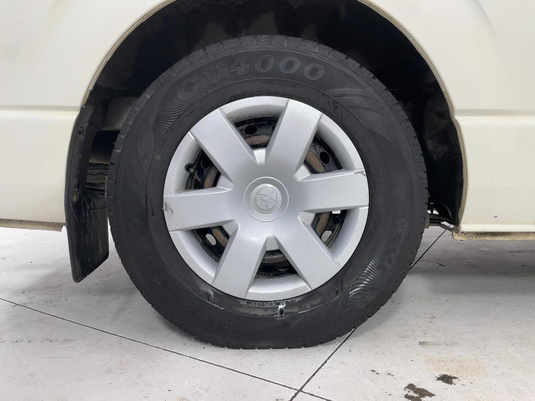 Photo '12' of Toyota Hiace