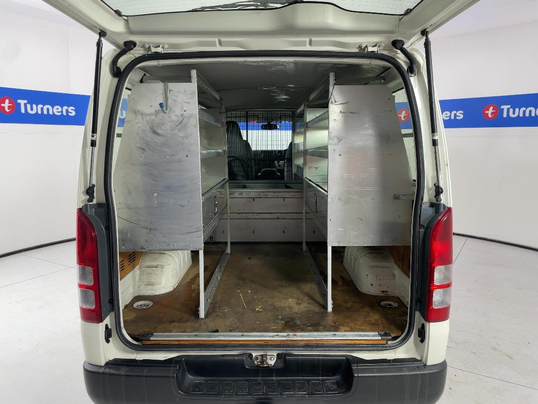 Photo '14' of Toyota Hiace