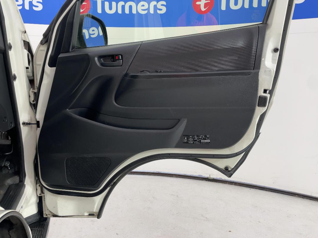 Photo '15' of Toyota Hiace