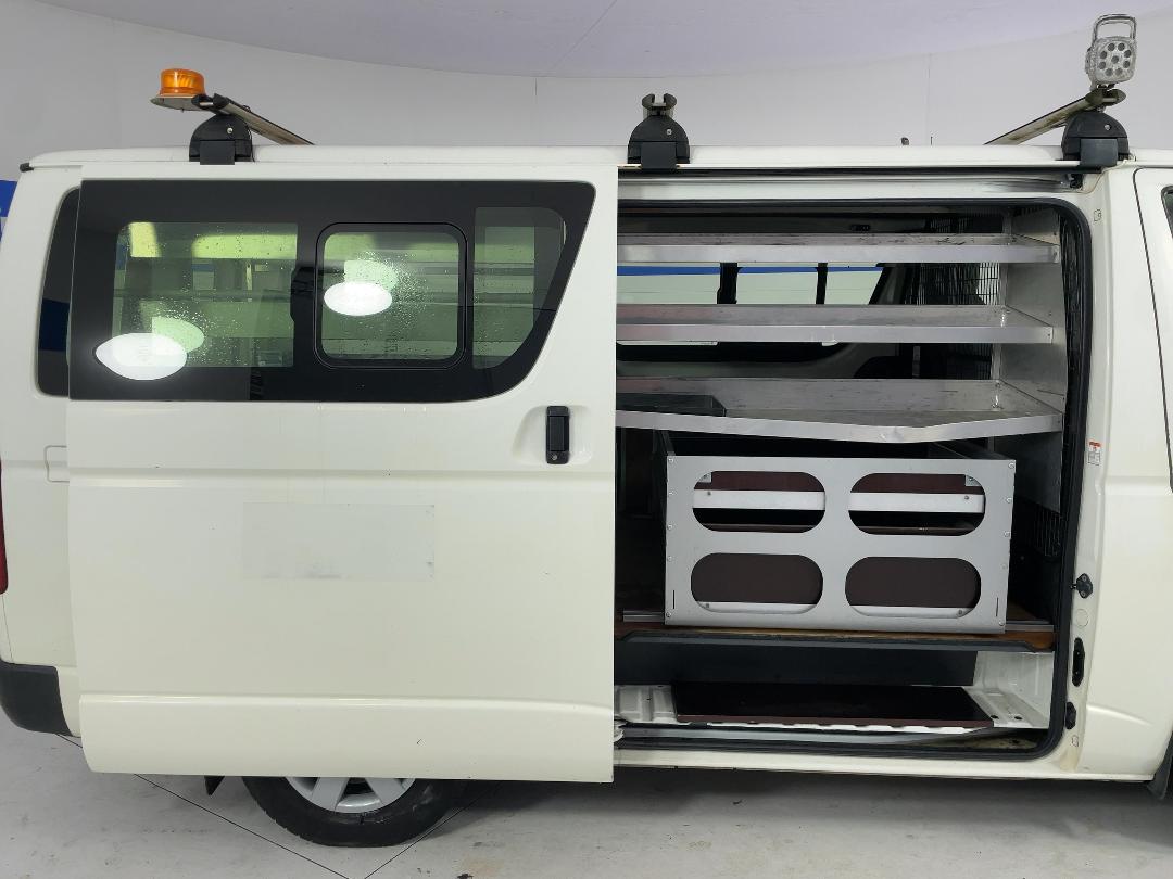 Photo '19' of Toyota Hiace