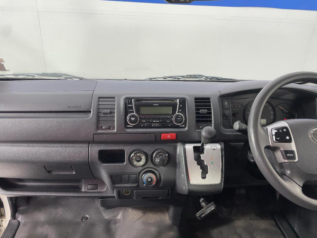 Photo '17' of Toyota Hiace