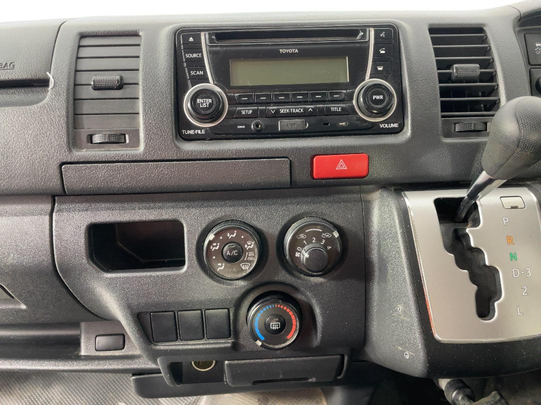 Photo '18' of Toyota Hiace