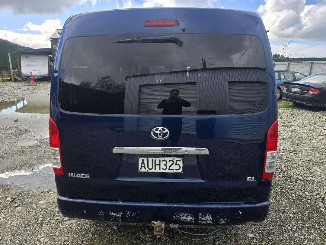Photo '2' of Toyota Hiace Photo '2' of Toyota Hiace