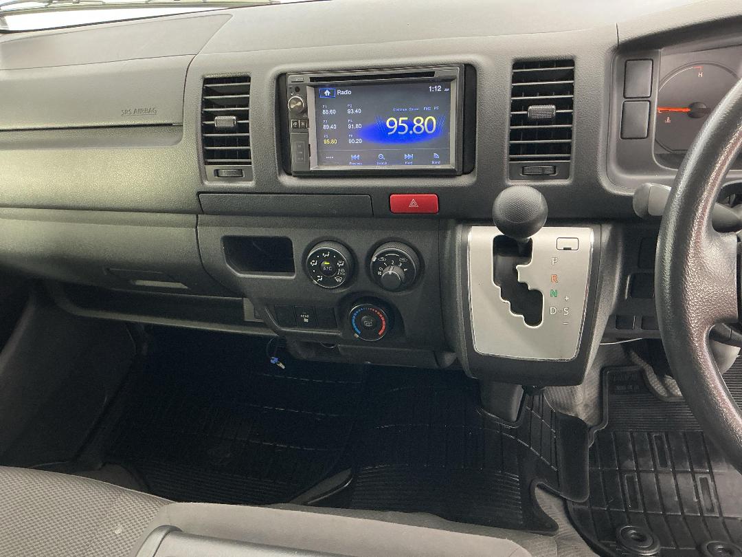 Photo '18' of Toyota Hiace Photo '18' of Toyota Hiace