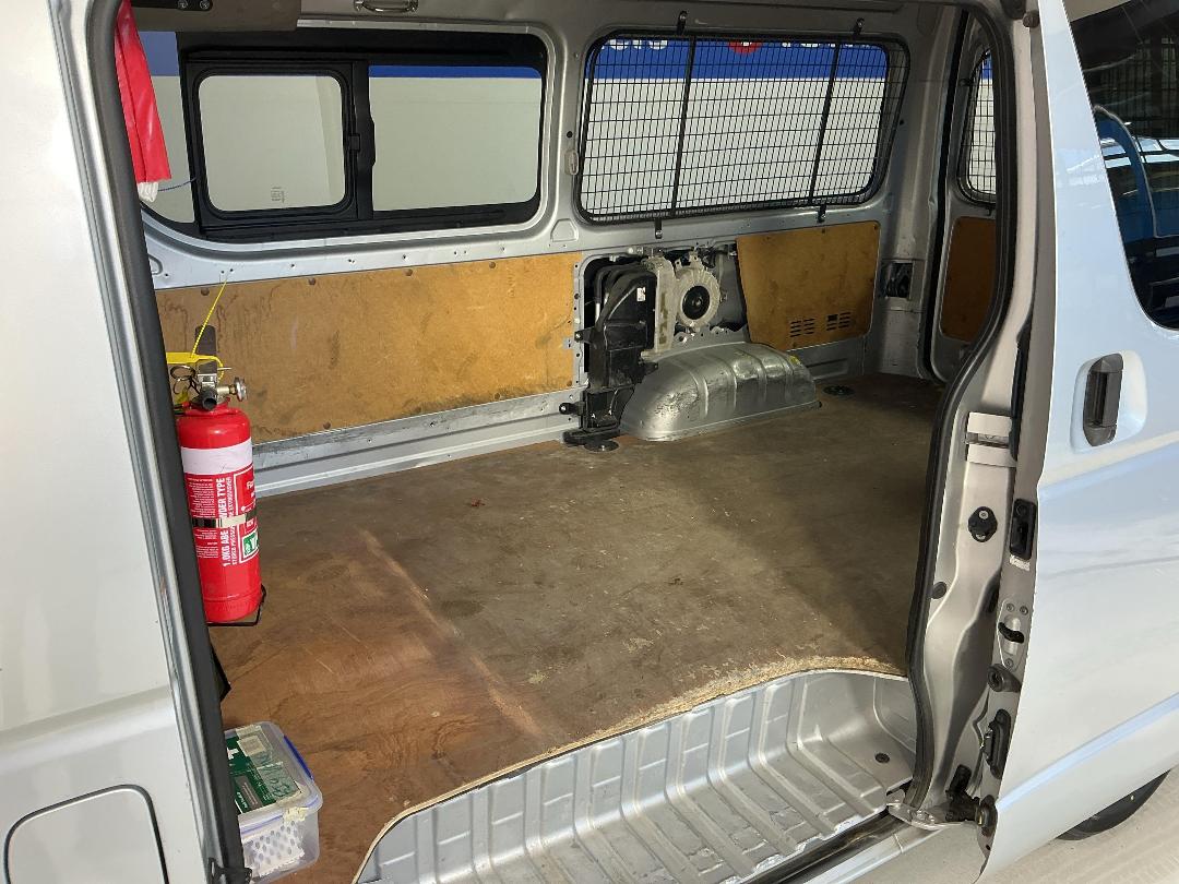 Photo '25' of Toyota Hiace Photo '25' of Toyota Hiace