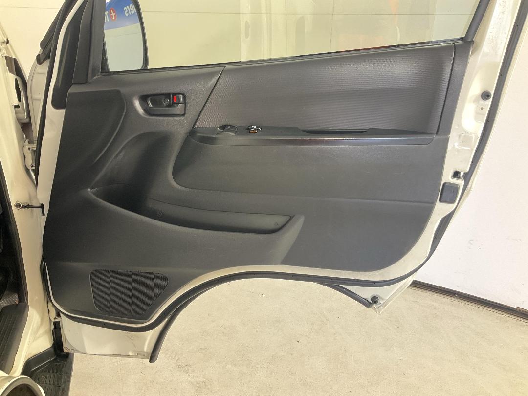 Photo '15' of Toyota Hiace Photo '15' of Toyota Hiace