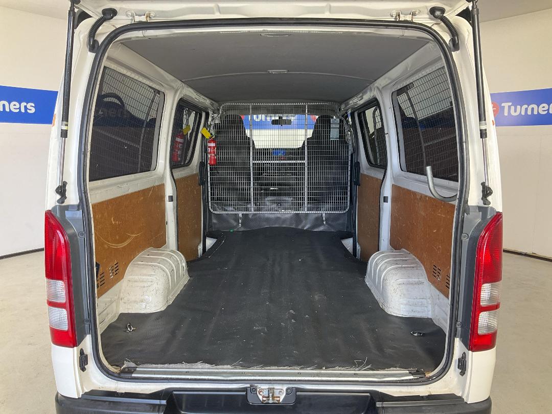 Photo '14' of Toyota Hiace Photo '14' of Toyota Hiace