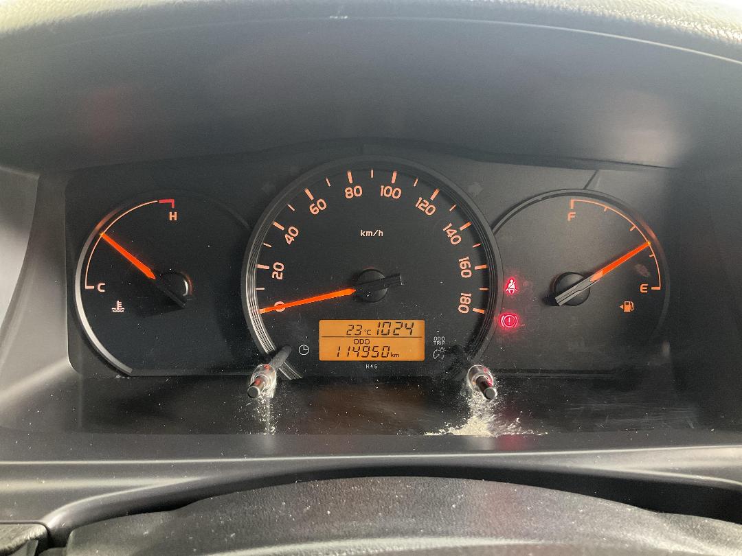 Photo '21' of Toyota Hiace Photo '21' of Toyota Hiace