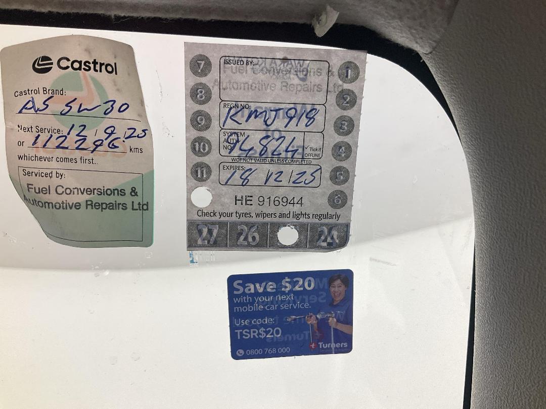 Photo '23' of Toyota Hiace Photo '23' of Toyota Hiace