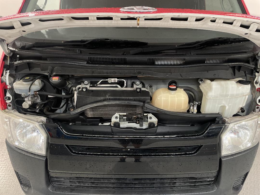 Photo '13' of Toyota Hiace