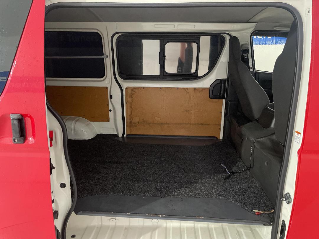 Photo '19' of Toyota Hiace