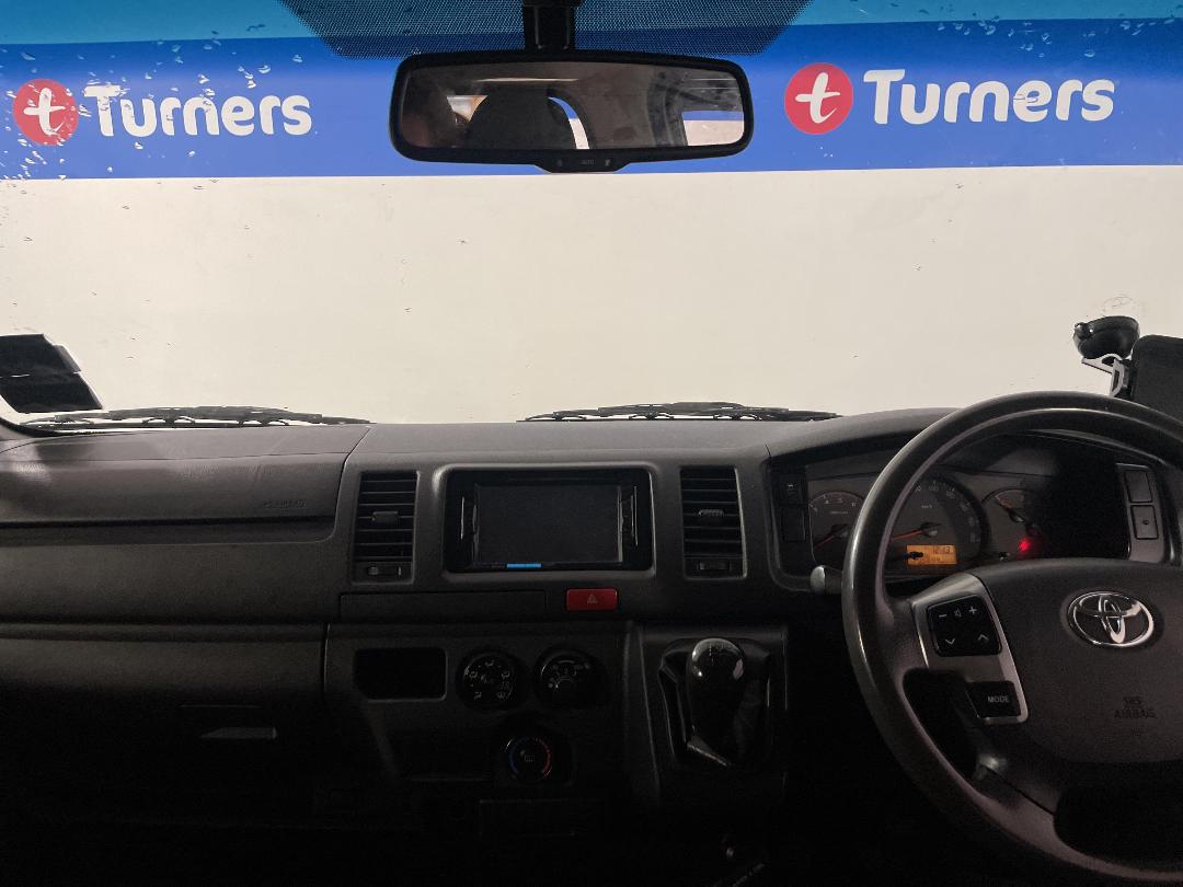 Photo '17' of Toyota Hiace