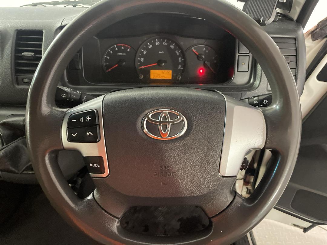 Photo '25' of Toyota Hiace