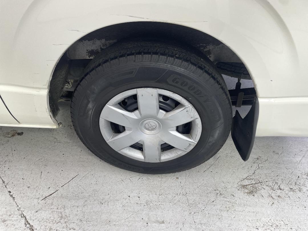 Photo '11' of Toyota Hiace